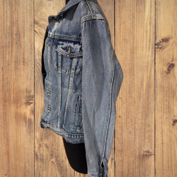 Jean Jacket with Removable Fur Collar  (2) - Picture 7 of 9